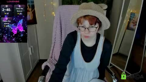 Snapshot of melissa_wells chatting on 11-06-25, 08:43 Melissa online show from 11-06-25, 08:43