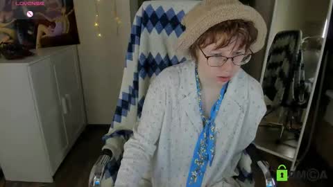 Snapshot of melissa_wells chatting on 11-07-25, 09:37 Melissa online show from 11-07-25, 09:37