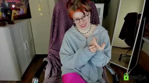 Snapshot of melissa_wells chatting on 11-15-25, 03:48 Melissa online show from 11-15-25, 03:48