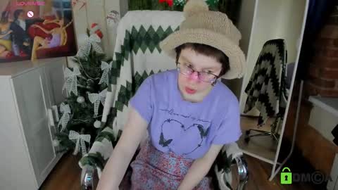 Snapshot of melissa_wells chatting on 12-18-25, 08:59 Melissa online show from 12-18-25, 08:59