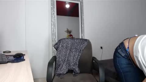 Snapshot of melissazaens chatting on 12-02-24, 01:25 melissazaens online show from 12-02-24, 01:25