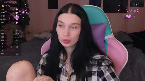 Snapshot of mella_freya chatting on 01-09-25, 09:37 Freya  IM NONUDE online show from 01-09-25, 09:37