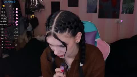 Snapshot of mella_freya chatting on 02-06-25, 10:32 Freya  IM NONUDE online show from 02-06-25, 10:32