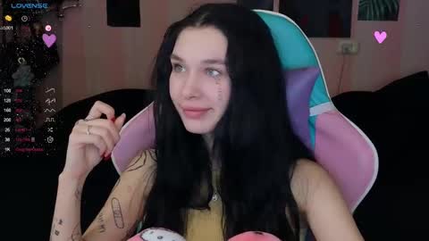 Snapshot of mella_freya chatting on 02-12-25, 09:43 Freya  IM NONUDE online show from 02-12-25, 09:43