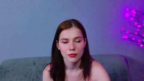 mellhyees online show from 05-17-26, 03:37