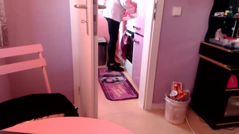 Melli online show from 09-15-25, 04:40