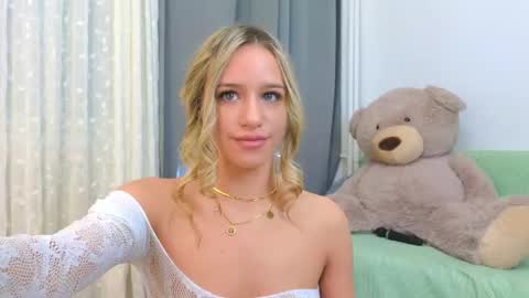Snapshot of mellisakim chatting on 01-10-26, 04:47 Mellisa online show from 01-10-26, 04:47