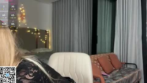 Snapshot of mellisssa_xo chatting on 06-28-26, 01:17 lily Alice online show from 06-28-26, 01:17