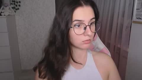 Snapshot of mellonmayre chatting on 11-14-25, 08:18 mellonmayre online show from 11-14-25, 08:18