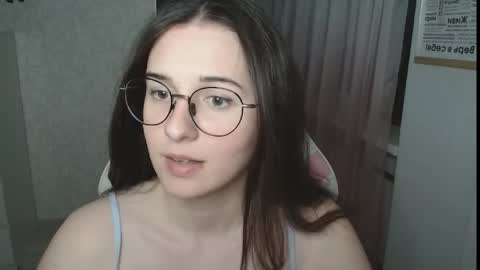 Snapshot of mellonmayre chatting on 05-12-26, 08:17 mellonmayre online show from 05-12-26, 08:17