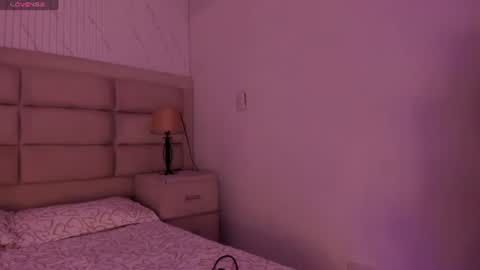 Snapshot of mellove_ chatting on 06-14-26, 04:14 Mel online show from 06-14-26, 04:14