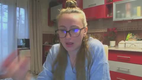 Snapshot of melly_rosey chatting on 02-08-25, 02:27 Melly online show from 02-08-25, 02:27