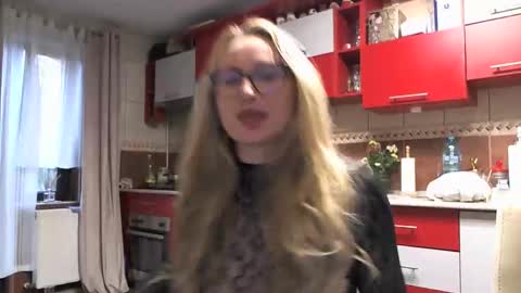 Melly online show from 10-27-25, 07:12