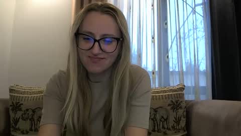 Melly online show from 11-19-25, 07:19