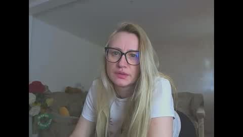 Melly online show from 04-11-26, 08:29