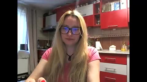 Snapshot of melly_rosey chatting on 04-28-26, 06:51 Melly online show from 04-28-26, 06:51