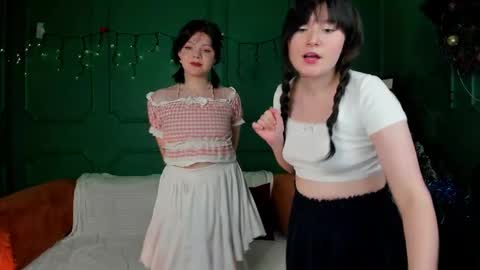 Snapshot of mellybloom chatting on 01-06-26, 07:34 Melly online show from 01-06-26, 07:34