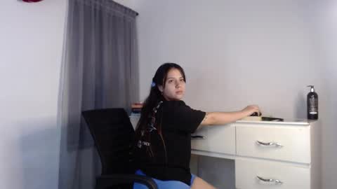 Melody online show from 11-22-25, 03:49