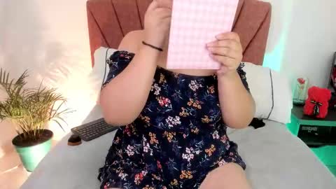 Snapshot of melody_bonnie22 chatting on 10-04-25, 11:19 Leslie online show from 10-04-25, 11:19