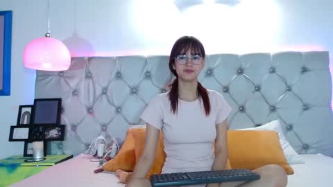 Luisa Castro online show from 01-03-25, 02:08