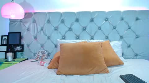 Luisa Castro online show from 01-28-25, 02:21