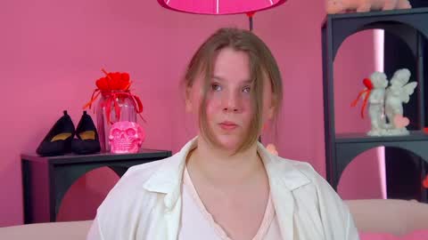 Snapshot of melodymoores chatting on 05-18-26, 06:41 Melody online show from 05-18-26, 06:41
