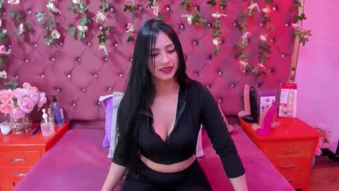 Melodysmithass online show from 12-21-25, 02:41