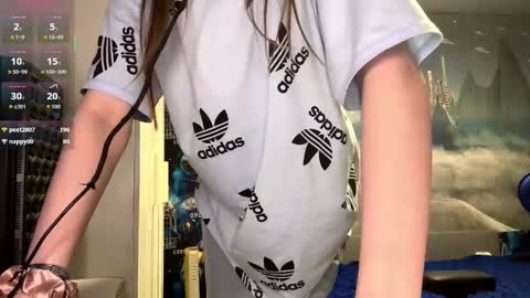 Hi Im Aria 18 years old online show from 01-05-26, 05:27