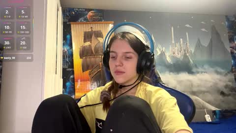 Hi Im Aria 18 years old online show from 03-12-26, 01:28