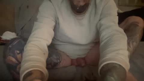 Snapshot of melt13 chatting on 01-06-25, 11:40 melt13 online show from 01-06-25, 11:40