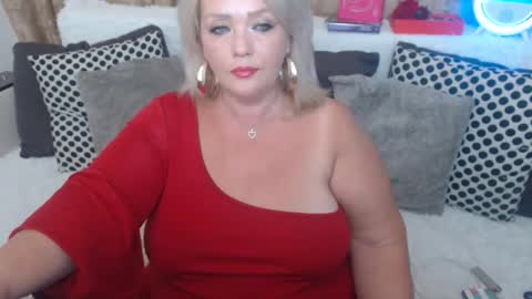 Snapshot of melyssamilfxxx chatting on 09-19-25, 04:25 melyssamilfxxx online show from 09-19-25, 04:25
