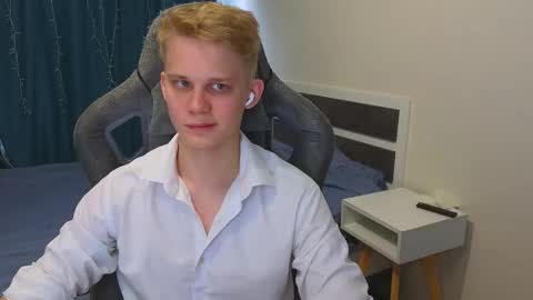 Mickey online show from 11-22-25, 08:02