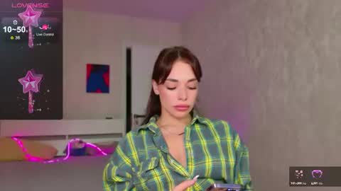Snapshot of meow_moore chatting on 07-23-26, 03:15 Megan online show from 07-23-26, 03:15