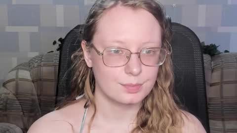 Snapshot of meowcr chatting on 03-19-26, 12:09 meowcr online show from 03-19-26, 12:09