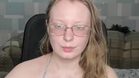 Snapshot of meowcr chatting on 03-21-26, 01:10 meowcr online show from 03-21-26, 01:10