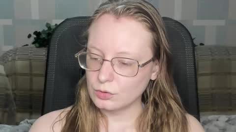 Snapshot of meowcr chatting on 03-22-26, 10:24 meowcr online show from 03-22-26, 10:24