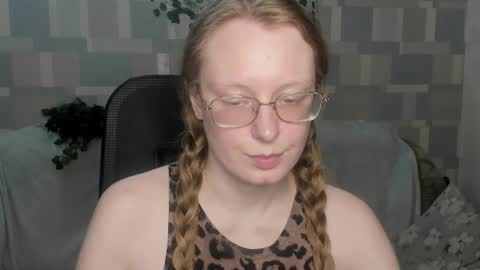 Snapshot of meowcr chatting on 05-10-26, 04:56 meowcr online show from 05-10-26, 04:56
