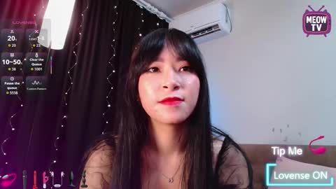 Snapshot of meowkami chatting on 09-12-25, 12:33 meowkami online show from 09-12-25, 12:33