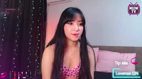 Snapshot of meowkami chatting on 10-12-25, 11:48 meowkami online show from 10-12-25, 11:48