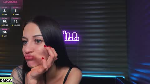  NIKKY  STIVE     Every day from 1000  to 200  EST time. online show from 11-04-25, 06:51