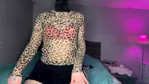 Snapshot of meowmeow_emma chatting on 11-06-25, 01:50 meowmeow_emma online show from 11-06-25, 01:50