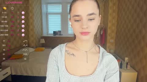 Snapshot of meoww_meows chatting on 11-09-25, 10:02 Julie online show from 11-09-25, 10:02