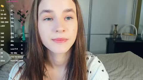 Julie online show from 04-17-26, 06:16