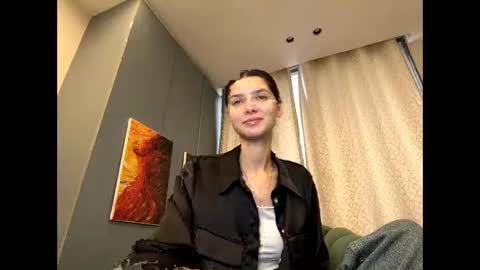 Snapshot of meralynn chatting on 11-27-25, 09:00 LEVA online show from 11-27-25, 09:00