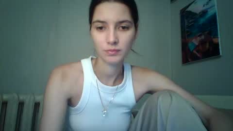 Snapshot of meralynn chatting on 01-05-26, 05:27 LEVA online show from 01-05-26, 05:27