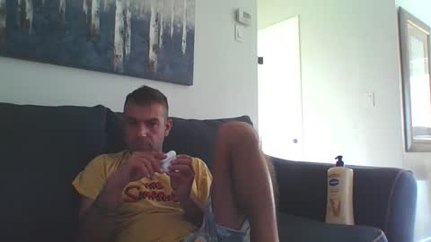 Snapshot of mercedes190d chatting on 11-30-25, 02:21 Mercedes190d online show from 11-30-25, 02:21