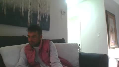 Snapshot of mercedes190d chatting on 01-17-26, 10:31 Mercedes190d online show from 01-17-26, 10:31