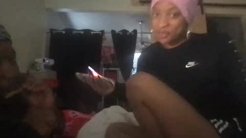 Snapshot of merchh_ chatting on 11-11-25, 04:18 InHer77 online show from 11-11-25, 04:18