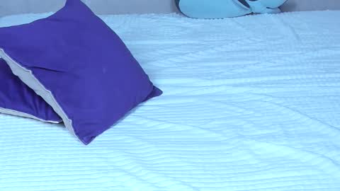 Snapshot of mercy_bloom chatting on 09-15-25, 01:05 Mercy Bloom online show from 09-15-25, 01:05