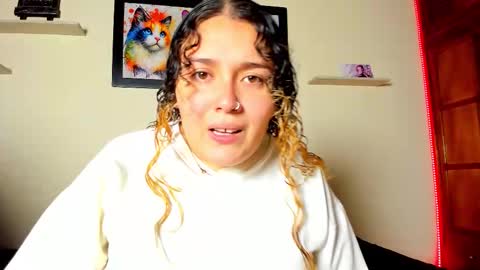 Snapshot of meredit_cristi23 chatting on 01-11-26, 12:59 CRISTI AND MEREDIT online show from 01-11-26, 12:59